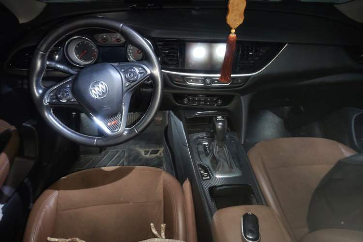 Used Buick Regal 2017 20T Elite Edition Center Console