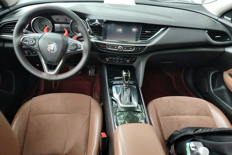 Used Buick Regal 2017 20T Elite Edition Center Console