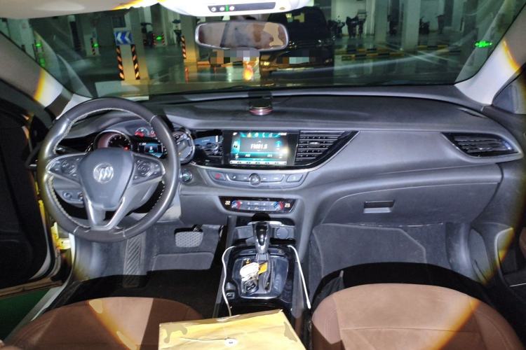 Used Buick Regal 2017 20T Elite Edition Center Console