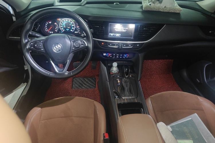 Used Buick Regal 2017 28T Luxury Edition Center Console