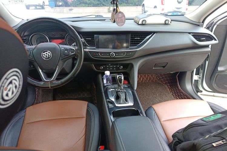 Used Buick Regal 2017 20T Elite Edition Center Console