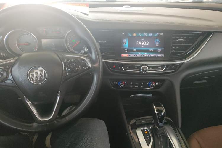 Used Buick Regal 2017 20T Elite Edition Center Console