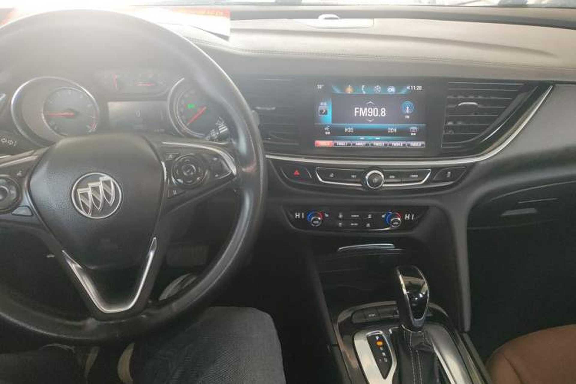 Used Buick Regal 2017 20T Elite Edition Center Console