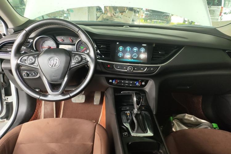 Used Buick Regal 2017 20T Elite Edition Center Console