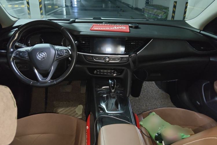 Used Buick Regal 2017 28T Luxury Edition Center Console