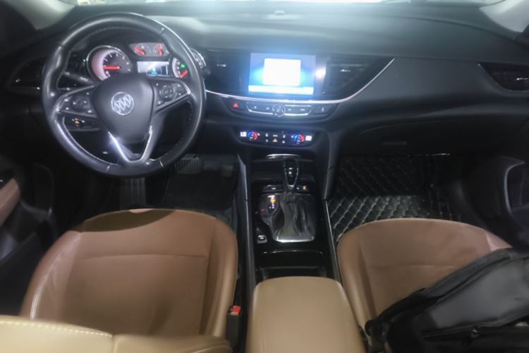 Used Buick Regal 2017 20T Luxury Model Center Console