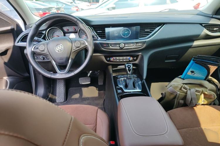 Used Buick Regal 2017 20T Elite Edition Center Console