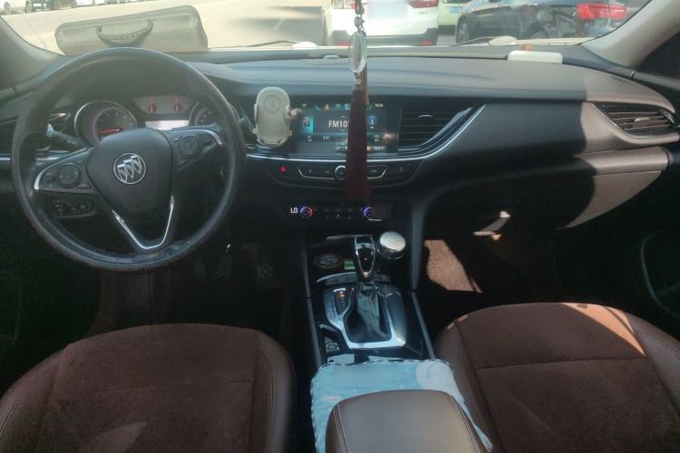 Used Buick Regal 2017 20T Elite Edition Center Console