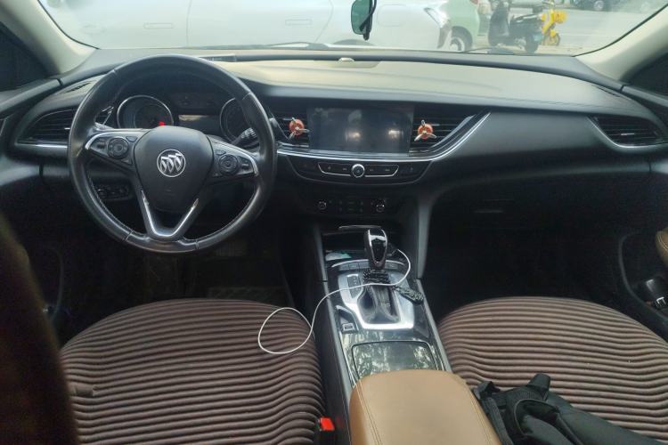 Used Buick Regal 2017 20T Elite Edition Center Console