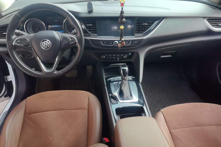 Used Buick Regal 2017 20T Elite Edition Center Console