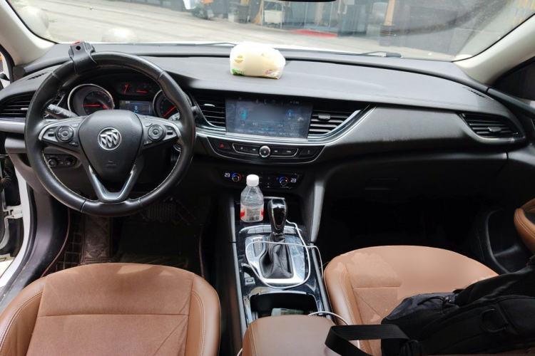 Used Buick Regal 2017 20T Elite Edition Center Console