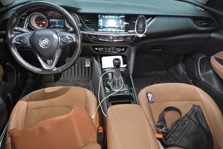Used Buick Regal 2017 20T Elite Edition Center Console