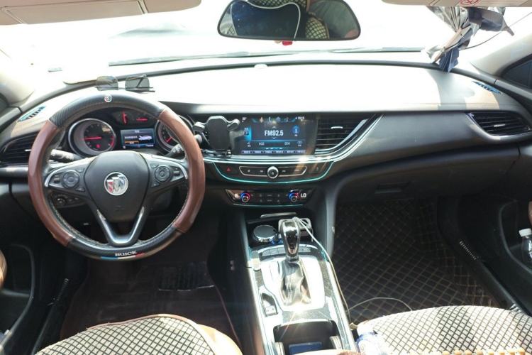 Used Buick Regal 2017 20T Elite Edition Center Console