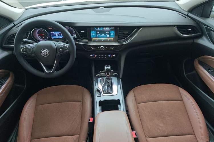 Used Buick Regal 2017 20T Elite Edition Center Console