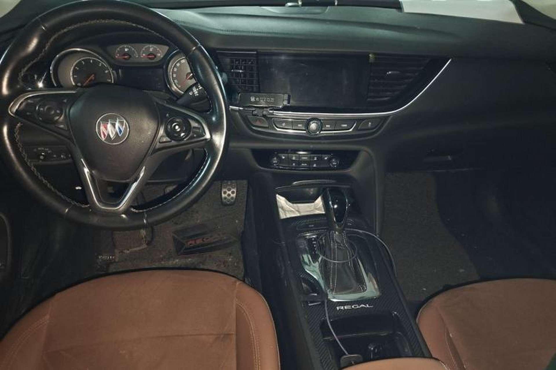 Used Buick Regal 2017 20T Elite Edition Center Console