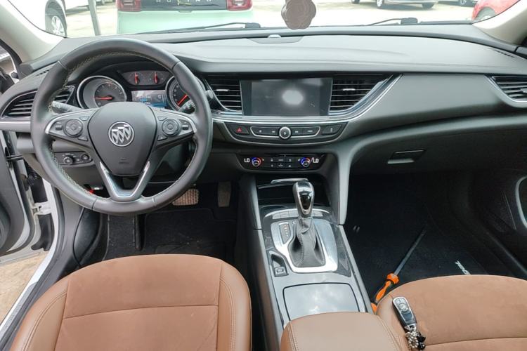 Used Buick Regal 2017 20T Elite Edition Center Console