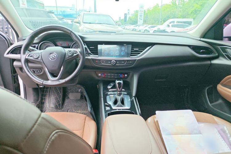 Used Buick Regal 2017 20T Elite Edition Center Console