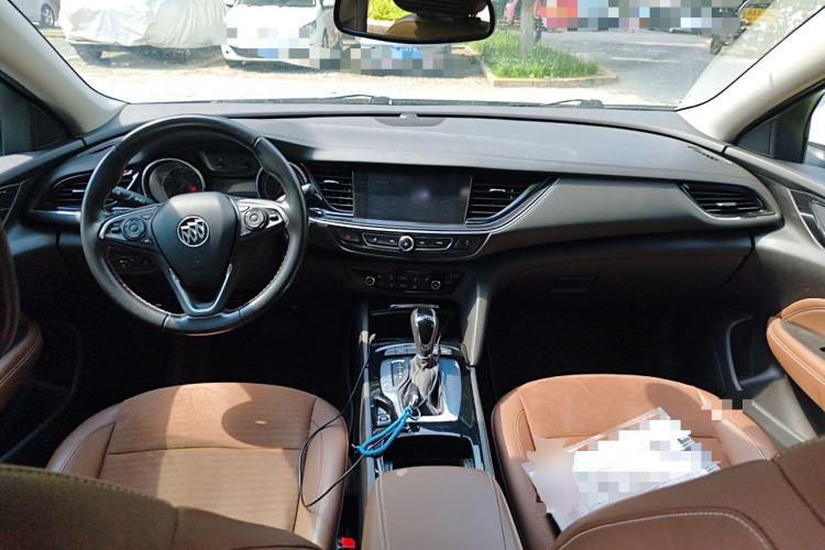 Used Buick Regal 2017 20T Luxury Model Center Console
