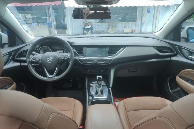 Used Buick Regal 2017 20T Elite Edition Center Console
