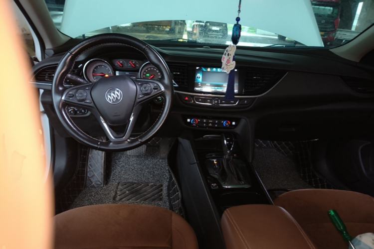 Used Buick Regal 2017 20T Elite Edition Center Console