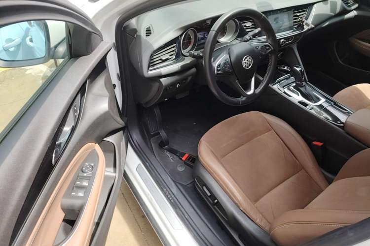 Used Buick Regal 2017 20T Luxury Model Driver Seat