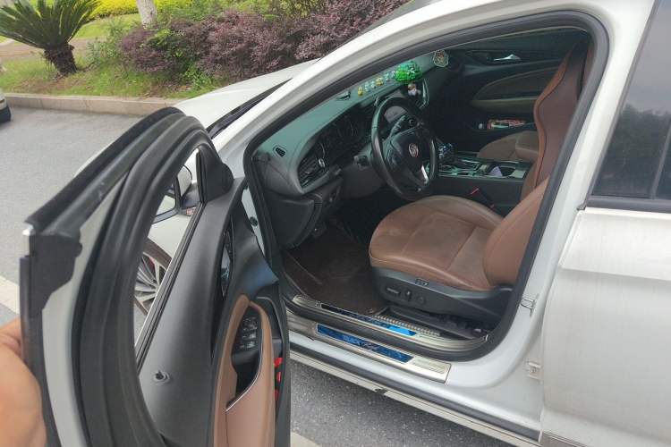 Used Buick Regal 2017 28T Prestige Model Driver Seat