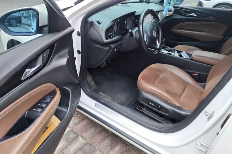 Used Buick Regal 2017 20T Elite Edition Driver Seat