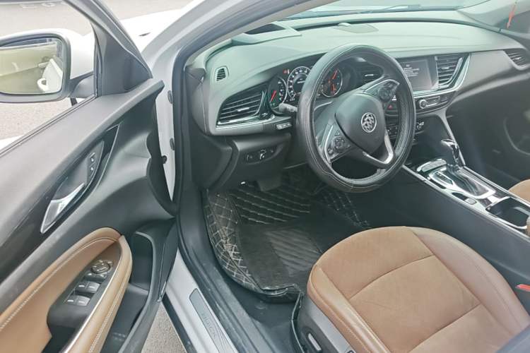Used Buick Regal 2017 28T Prestige Model Driver Seat