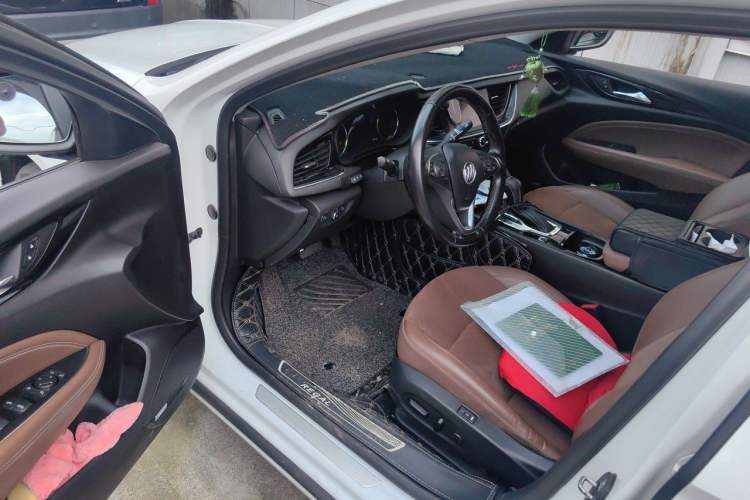 Used Buick Regal 2017 28T Luxury Edition Driver Seat