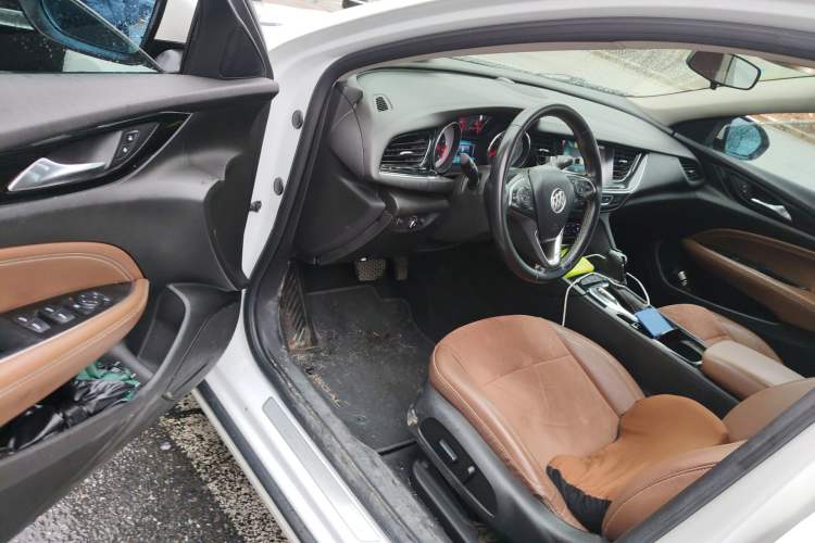 Used Buick Regal 2017 20T Elite Edition Driver Seat