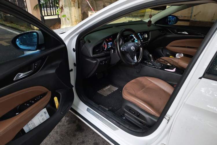 Used Buick Regal 2017 20T Elite Edition Driver Seat