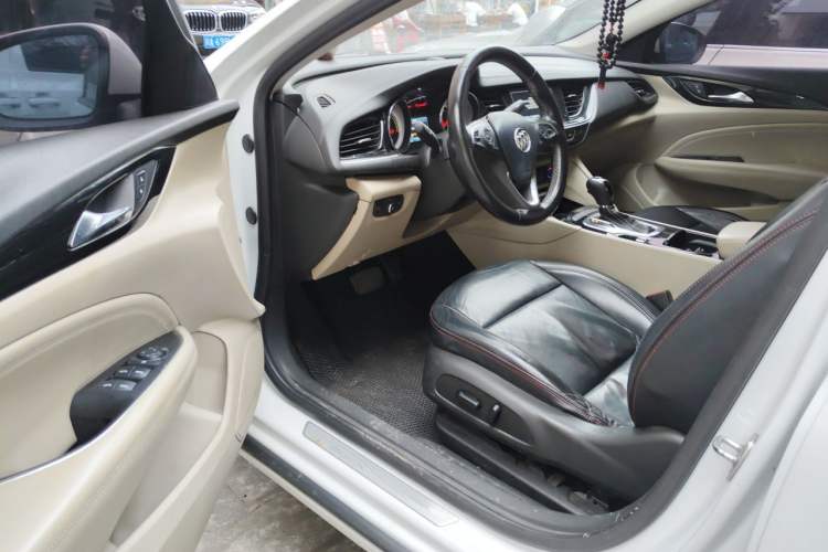 Used Buick Regal 2017 30H Luxury Version Driver Seat