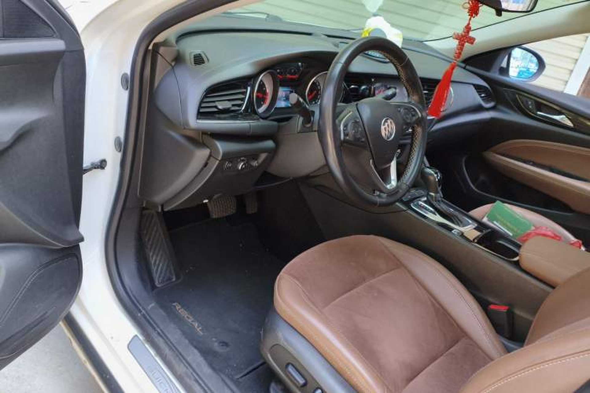 Used Buick Regal 2017 20T Elite Edition Driver Seat