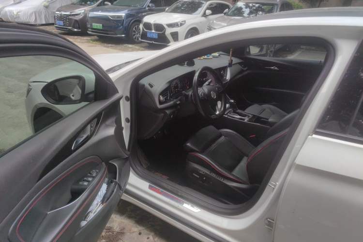 Used Buick Regal 2017 GS 28T Prestige Model Driver Seat