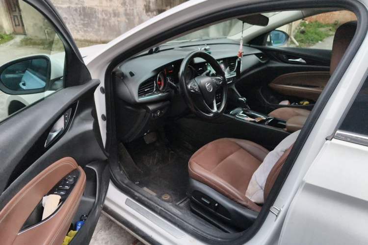 Used Buick Regal 2017 20T Elite Edition Driver Seat