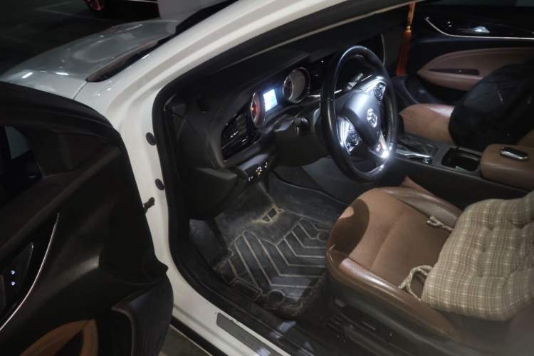 Used Buick Regal 2017 20T Elite Edition Driver Seat