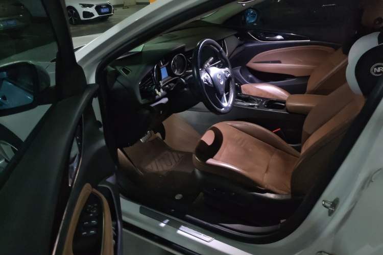 Used Buick Regal 2017 20T Elite Edition Driver Seat