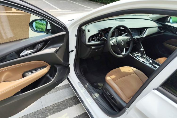 Used Buick Regal 2017 20T Elite Edition Driver Seat
