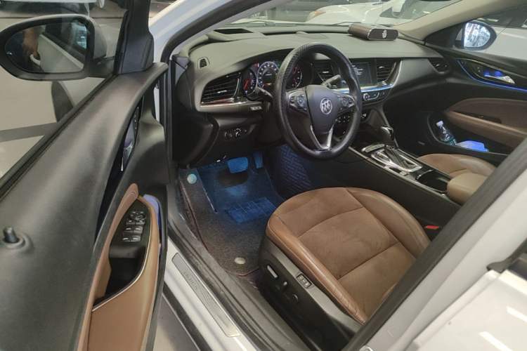 Used Buick Regal 2017 28T Luxury Edition Driver Seat