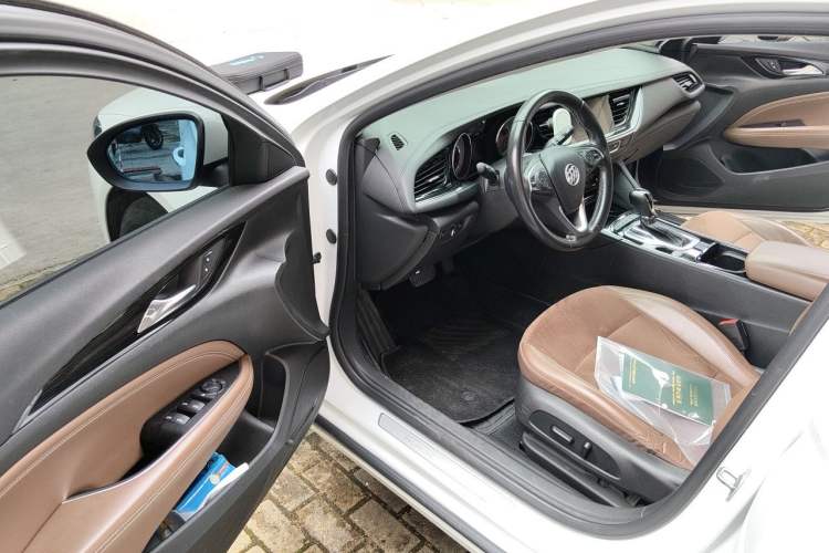 Used Buick Regal 2017 20T Luxury Model Driver Seat