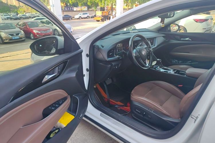 Used Buick Regal 2017 28T Luxury Edition Driver Seat