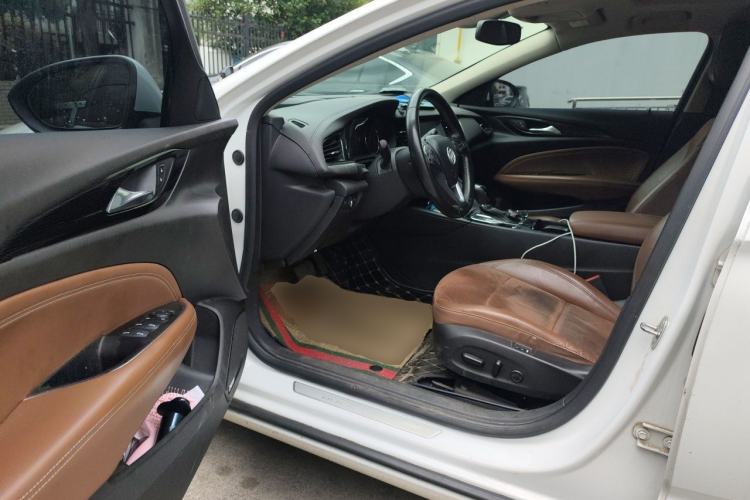Used Buick Regal 2017 28T Luxury Edition Driver Seat