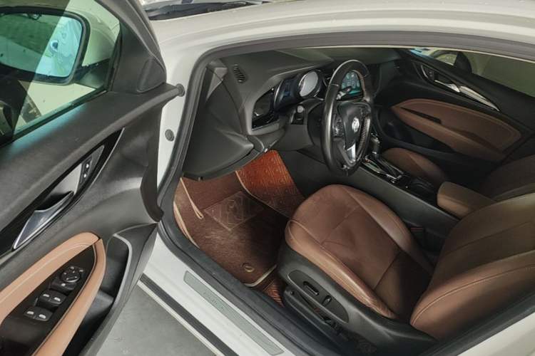 Used Buick Regal 2017 20T Elite Edition Driver Seat