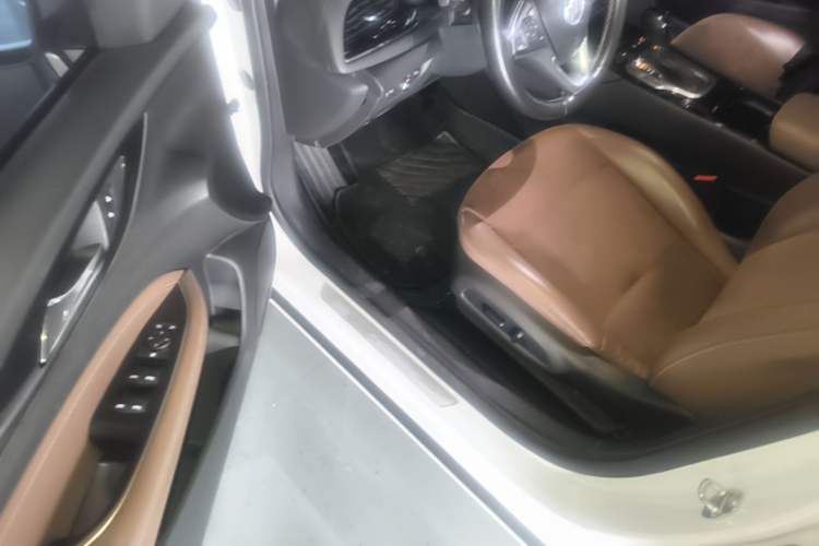 Used Buick Regal 2017 20T Luxury Model Driver Seat