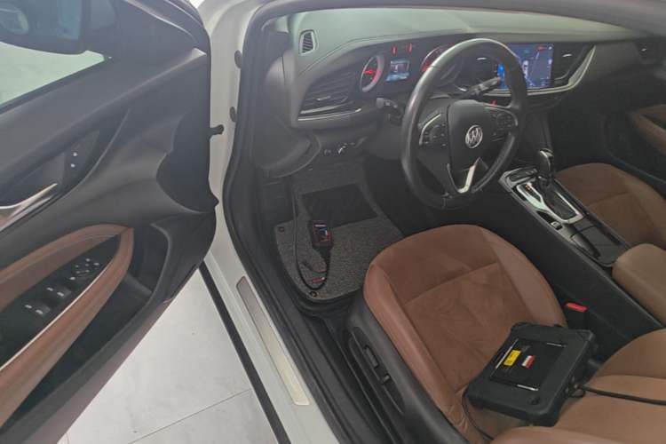 Used Buick Regal 2017 20T Luxury Model Driver Seat