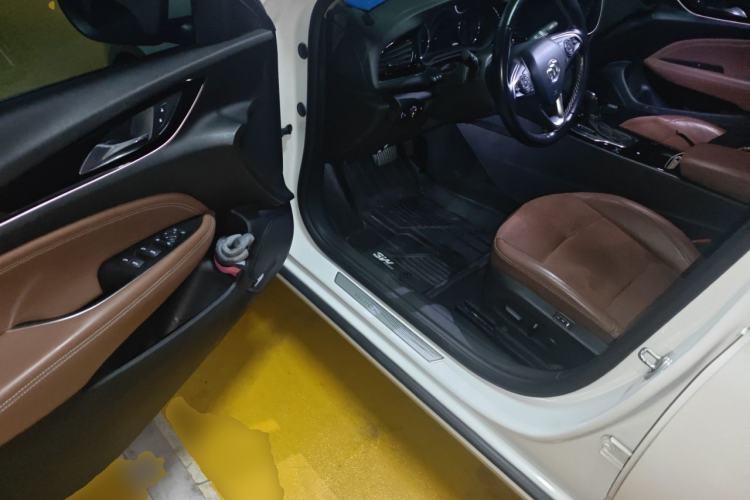 Used Buick Regal 2017 28T Luxury Edition Driver Seat
