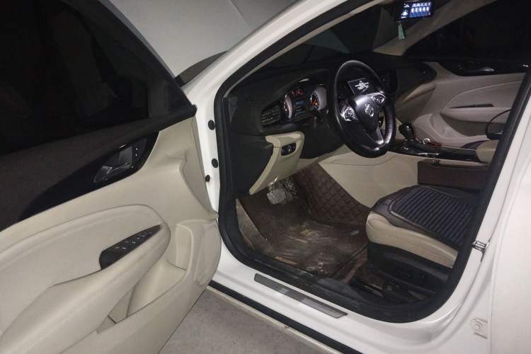 Used Buick Regal 2017 30H Luxury Version Driver Seat