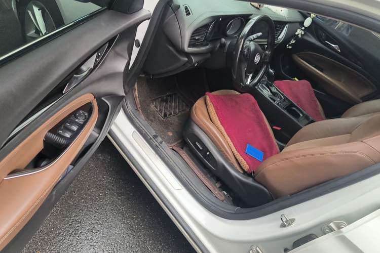 Used Buick Regal 2017 20T Luxury Model Driver Seat