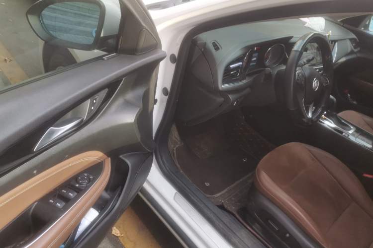 Used Buick Regal 2017 20T Elite Edition Driver Seat