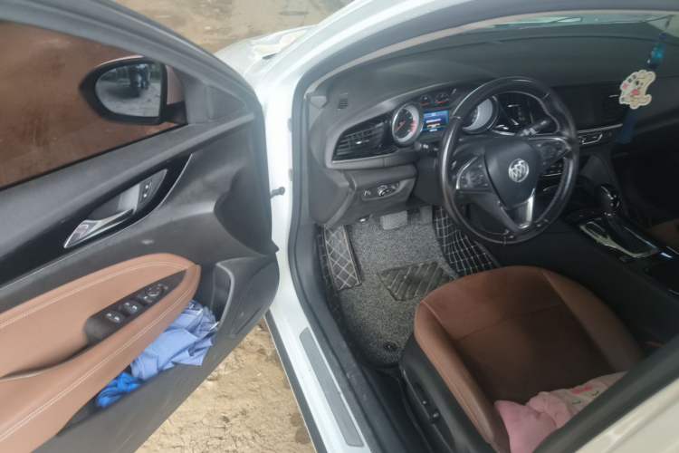 Used Buick Regal 2017 20T Elite Edition Driver Seat